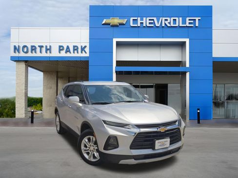 Used 2021 Chevrolet Blazer LT FWD image 1