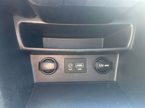 Used 2019 Hyundai Kona SE FWD image 23