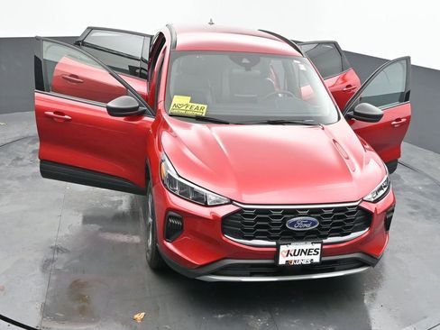 Used 2025 Ford Escape ST-Line w/ Cold Weather Package image 43