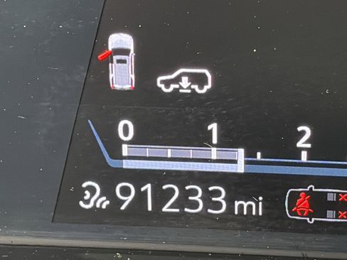 Used 2021 Cadillac Escalade Premium Luxury w/ Driver Assist Tech Package image 5