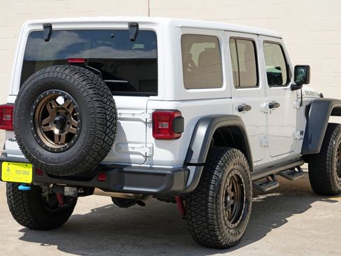 Used 2022 Jeep Wrangler Unlimited Rubicon 4xe w/ Cold Weather Group AWD/4WD image 56