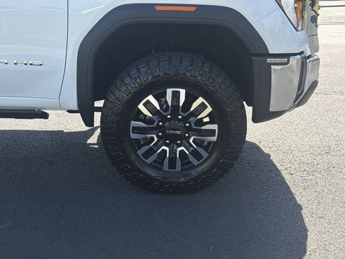 Used 2025 GMC Sierra 2500 SLT image 33