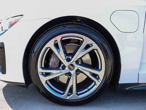 Used 2022 Audi e-tron GT Premium Plus image 13