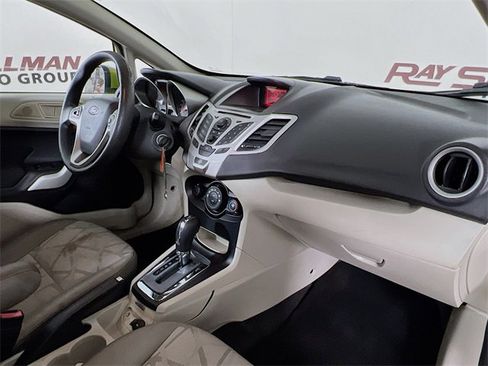 Used 2013 Ford Fiesta SE image 33