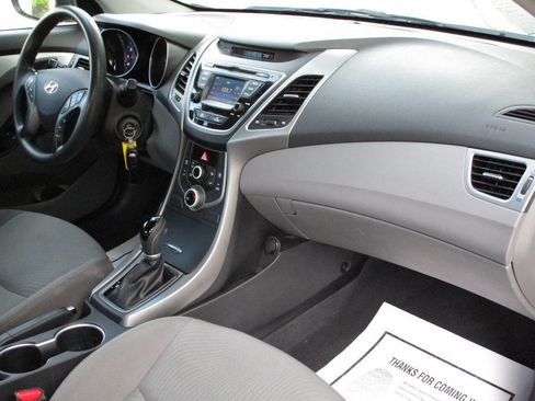 Used 2015 Hyundai Elantra SE w/ Option Group 02 image 7