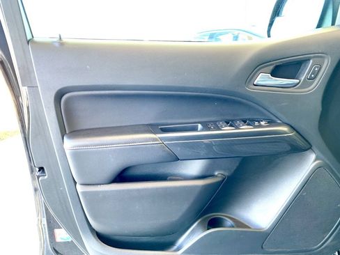 Used 2022 GMC Canyon AT4 image 11