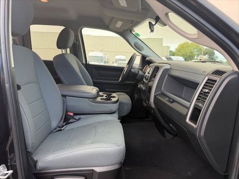 Used 2017 RAM 1500 Express AWD/4WD image 12