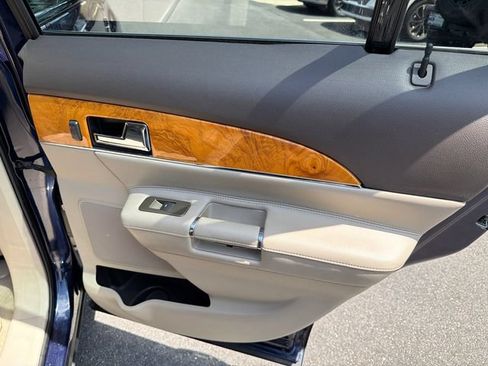 Used 2011 Lincoln MKX 2WD w/ 102A Rapid Spec Order Code image 15