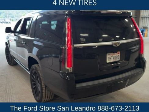 Used 2018 Cadillac Escalade ESV Platinum image 3