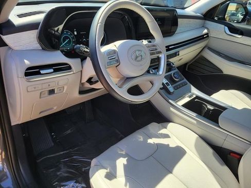 Used 2025 Hyundai Palisade Calligraphy image 21