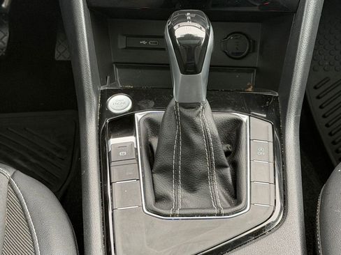 Used 2023 Volkswagen Taos SE image 15