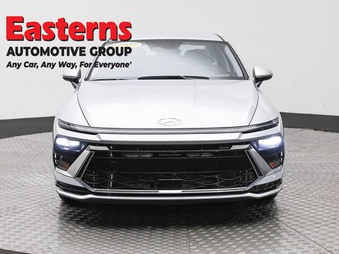 Used 2025 Hyundai Sonata SEL FWD image 2