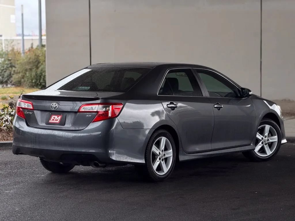 Used 2012 Toyota Camry SE FWD image 7