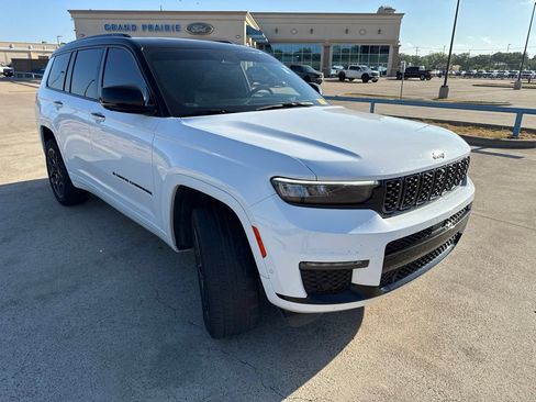 Used 2024 Jeep Grand Cherokee L Summit AWD/4WD image 18