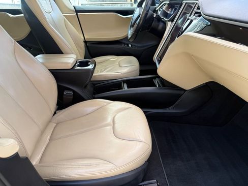 Used 2014 Tesla Model S 85 image 32