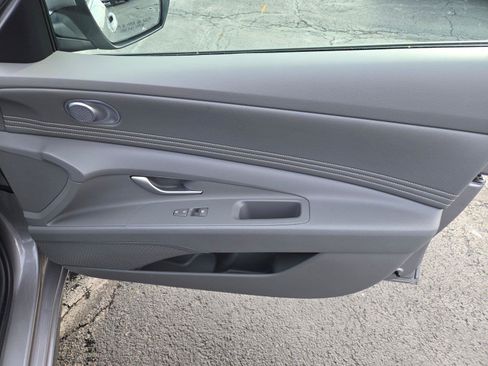 Used 2025 Hyundai Elantra SEL FWD image 6