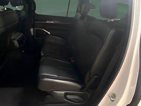 Used 2024 Jeep Wagoneer Series II w/ Flexible Seating Group RWD image 12