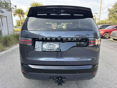 Used 2024 Land Rover Discovery Dynamic SE image 7