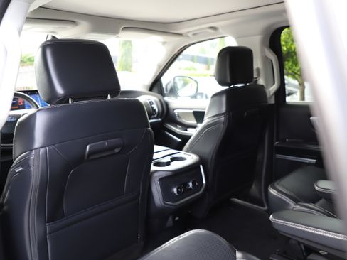 Used 2025 Ford Expedition Max Platinum AWD/4WD image 14