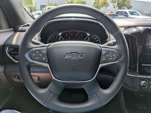 Used 2023 Chevrolet Traverse RS AWD/4WD image 15