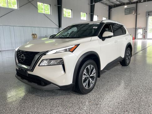 Used 2021 Nissan Rogue SV w/ Premium Package AWD/4WD image 3