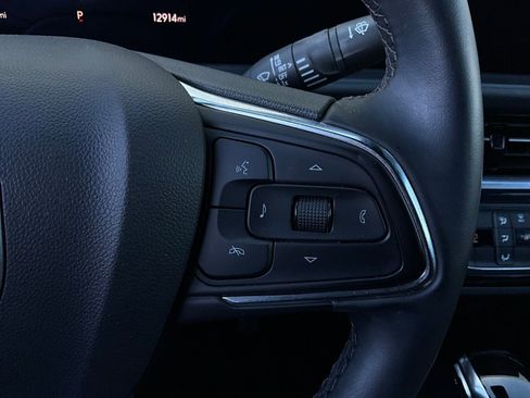 Used 2025 Buick Envista Sport Touring image 34