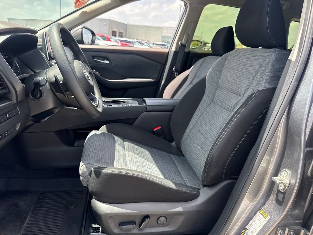 Used 2023 Nissan Rogue SV FWD image 14