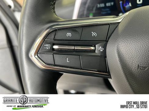 Used 2025 Chevrolet Equinox LT w/ Convenience Package II FWD image 32