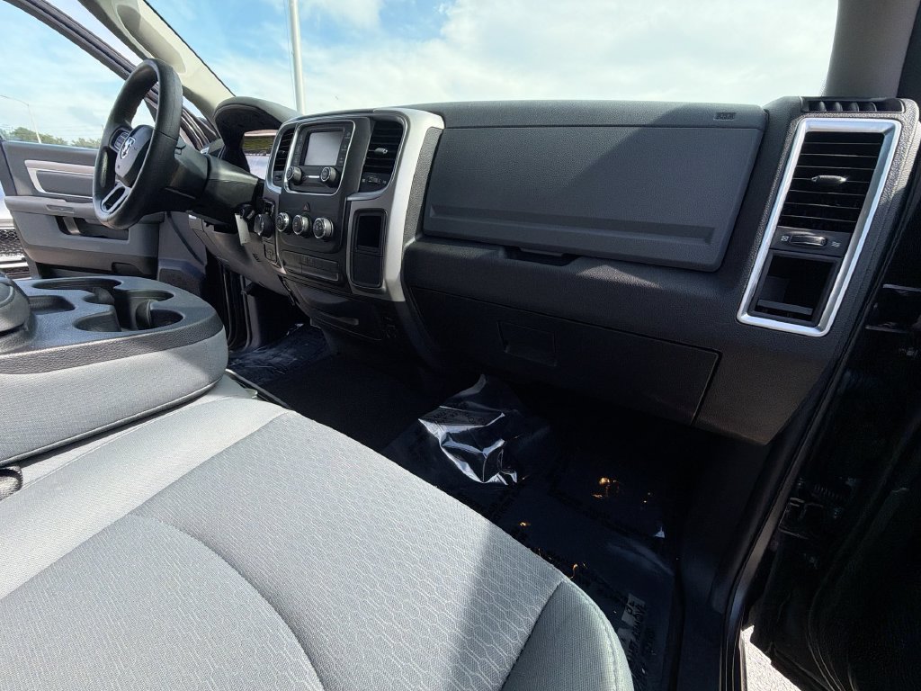 Used 2019 RAM 1500 Classic SLT AWD/4WD image 30