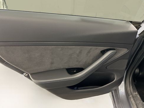 Used 2019 Tesla Model 3 Long Range image 28