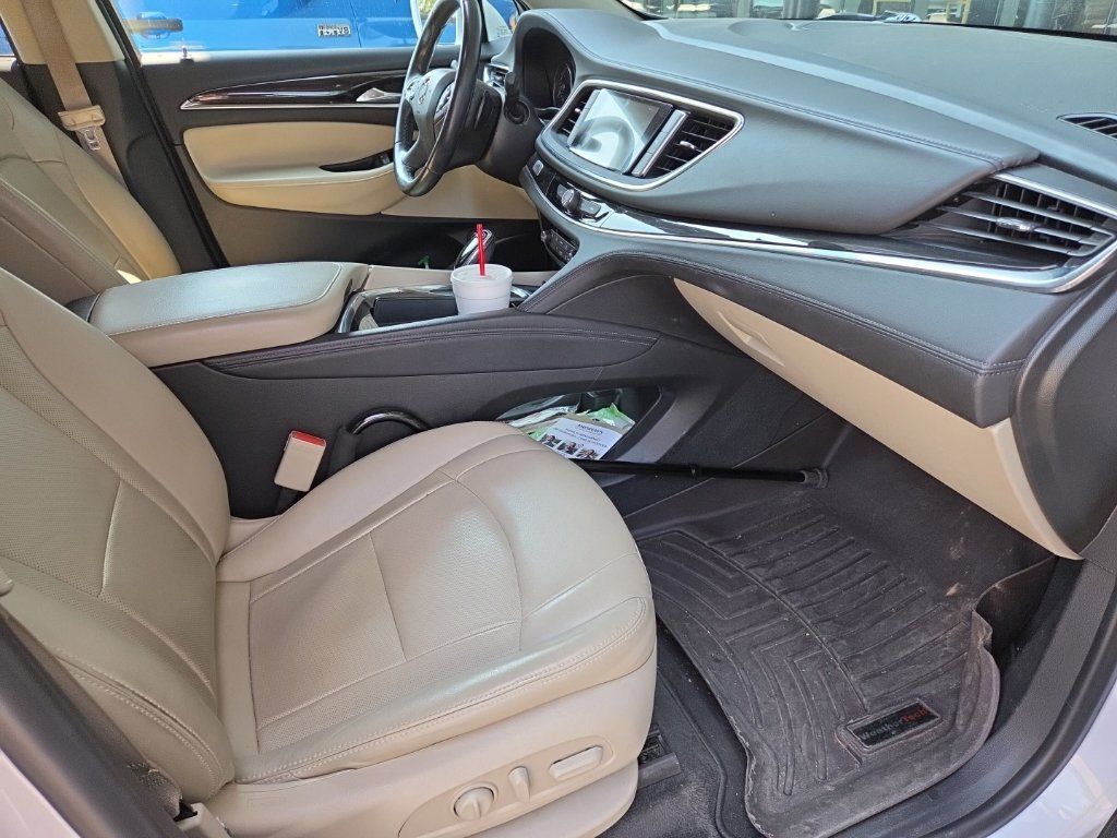 Used 2019 Buick Enclave Essence FWD image 12