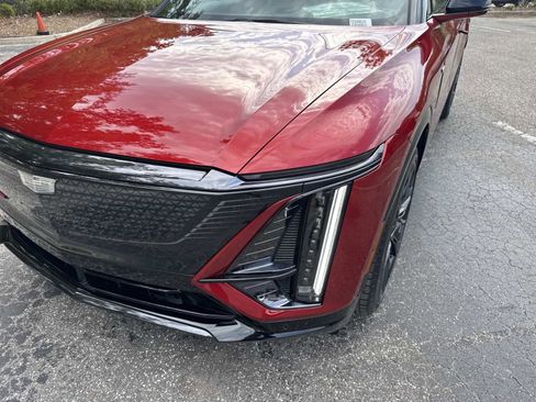 New 2026 Cadillac Lyriq Signature Sport RWD image 9