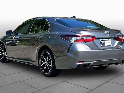 Used 2022 Toyota Camry SE FWD image 12