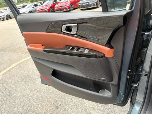 Used 2023 Kia Carnival SX Prestige FWD image 13