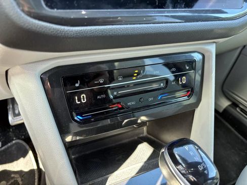 Used 2023 Volkswagen Tiguan SE R-Line image 21