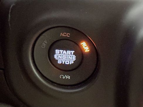 Certified 2021 Jeep Wrangler Sport image 23