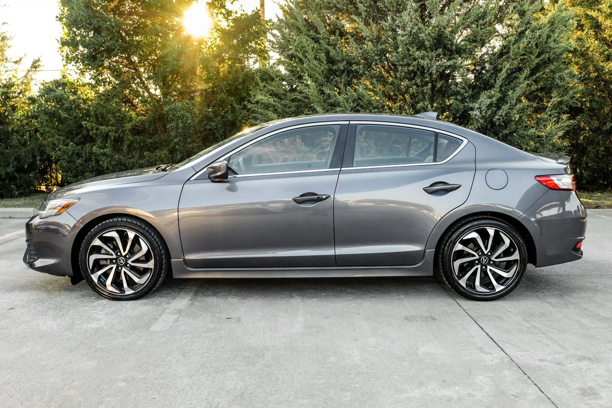 Used 2018 Acura ILX w/ Special Edition Package FWD image 12