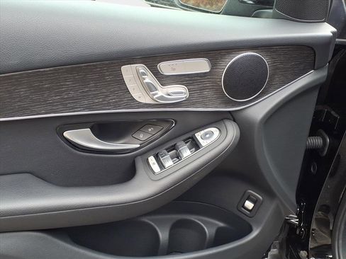 Used 2022 Mercedes-Benz GLC 300 GLC 300 image 9