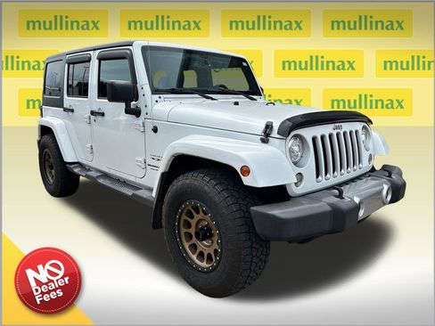 Used 2018 Jeep Wrangler Unlimited Sahara w/ Connectivity Group AWD/4WD image 1