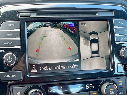 Used 2023 Nissan Maxima SR w/ Sport Mat Group FWD image 14