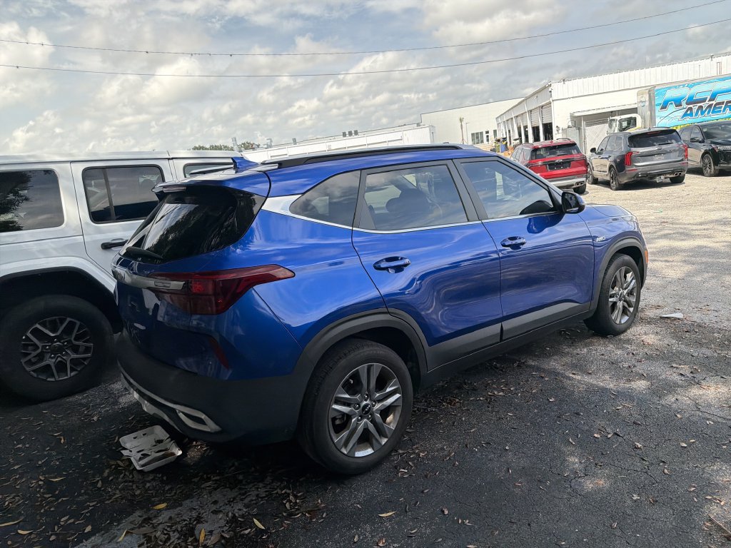 Used 2023 Kia Seltos S AWD/4WD image 5