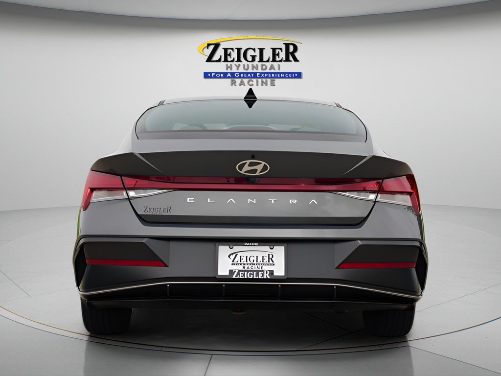 Certified 2024 Hyundai Elantra SEL w/ Convenience Package FWD image 6