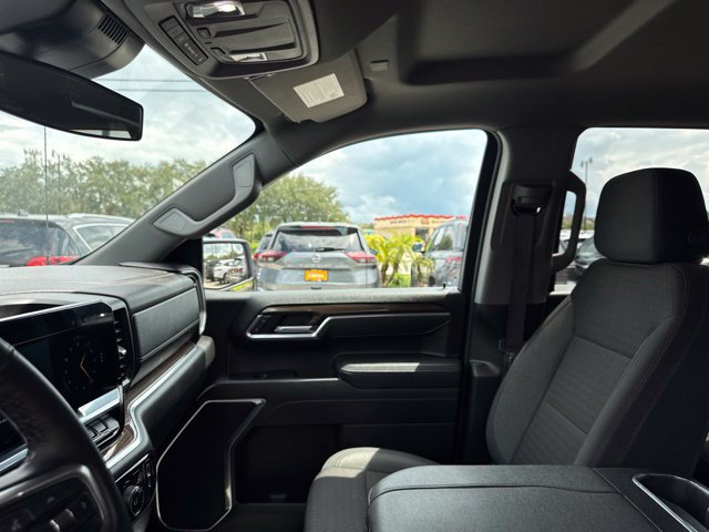 Used 2025 Chevrolet Silverado 1500 LT AWD/4WD image 24