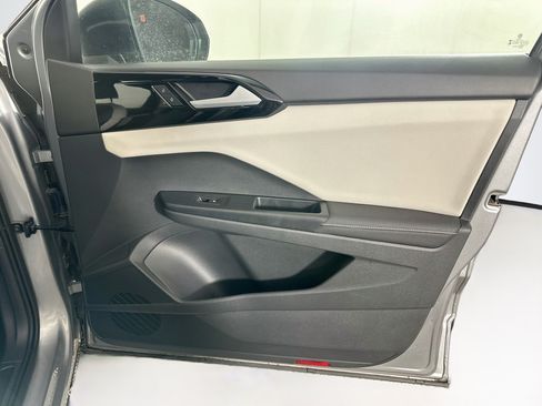Used 2025 Volkswagen Taos S FWD image 30