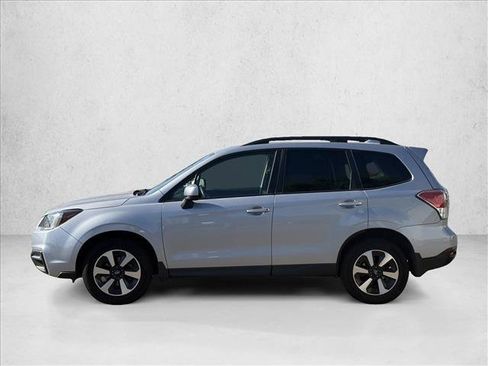 Used 2017 Subaru Forester 2.5i Premium w/ All-Weather Package AWD/4WD image 8