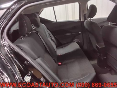 Used 2022 Nissan Kicks S image 15