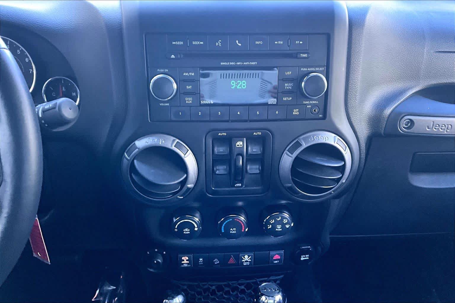 Used 2014 Jeep Wrangler Unlimited Sport w/ Quick Order Package 24S AWD/4WD image 32