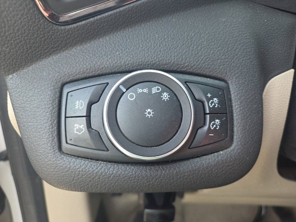 Used 2016 Ford Escape Titanium w/ Equipment Group 301A AWD/4WD image 15