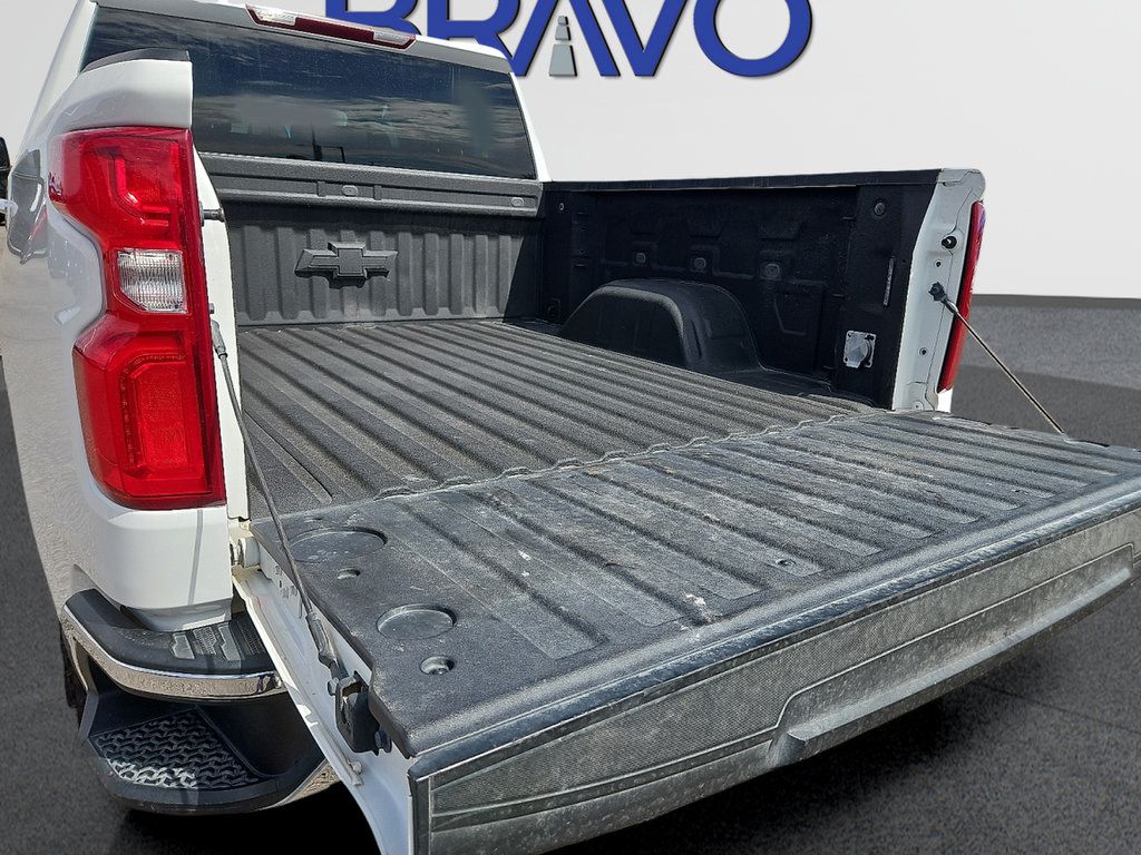 Used 2023 Chevrolet Silverado 1500 LTZ AWD/4WD image 9