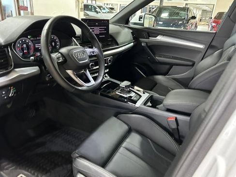 Certified 2025 Audi Q5 2.0T Premium w/ Convenience Plus Package image 10